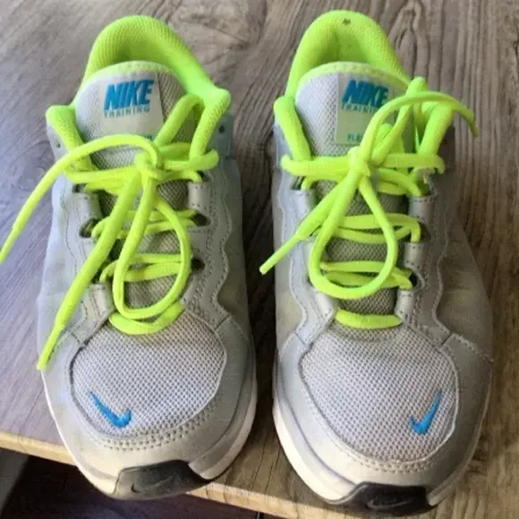 NIKE Athletic Running Shoes - Picture 2 of 12